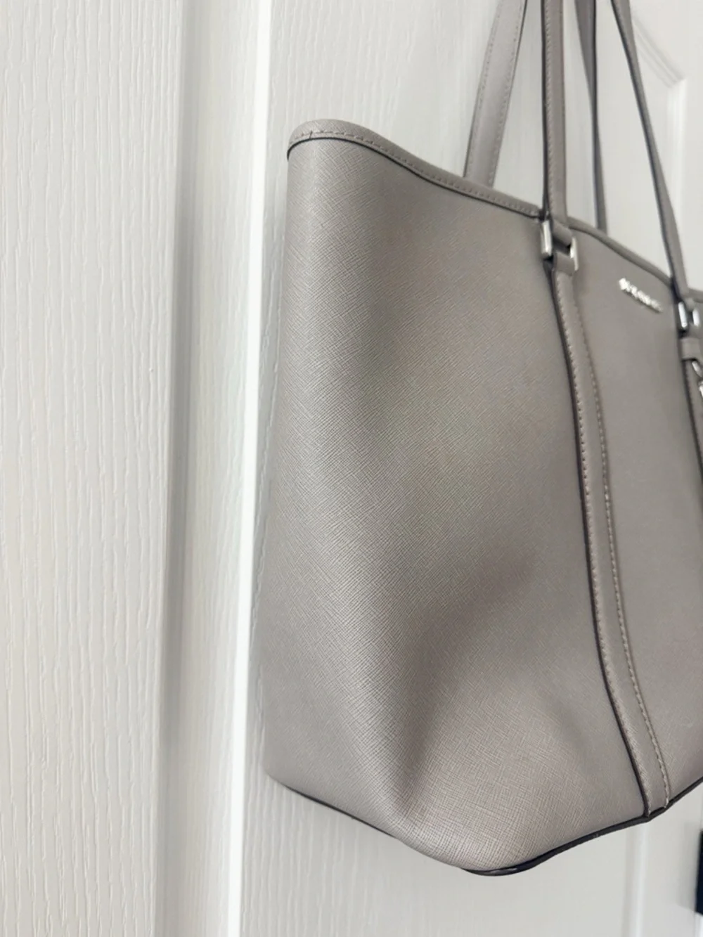 MICHAEL KORS Large Gray Tote Bag Pebbled Leather Silver Hardware